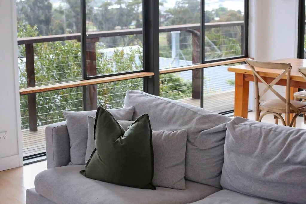 Treehouse On The Coast - Pet Friendly Villa Merimbula Semesterbostad
